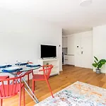 20 Modern Flat Apartment *